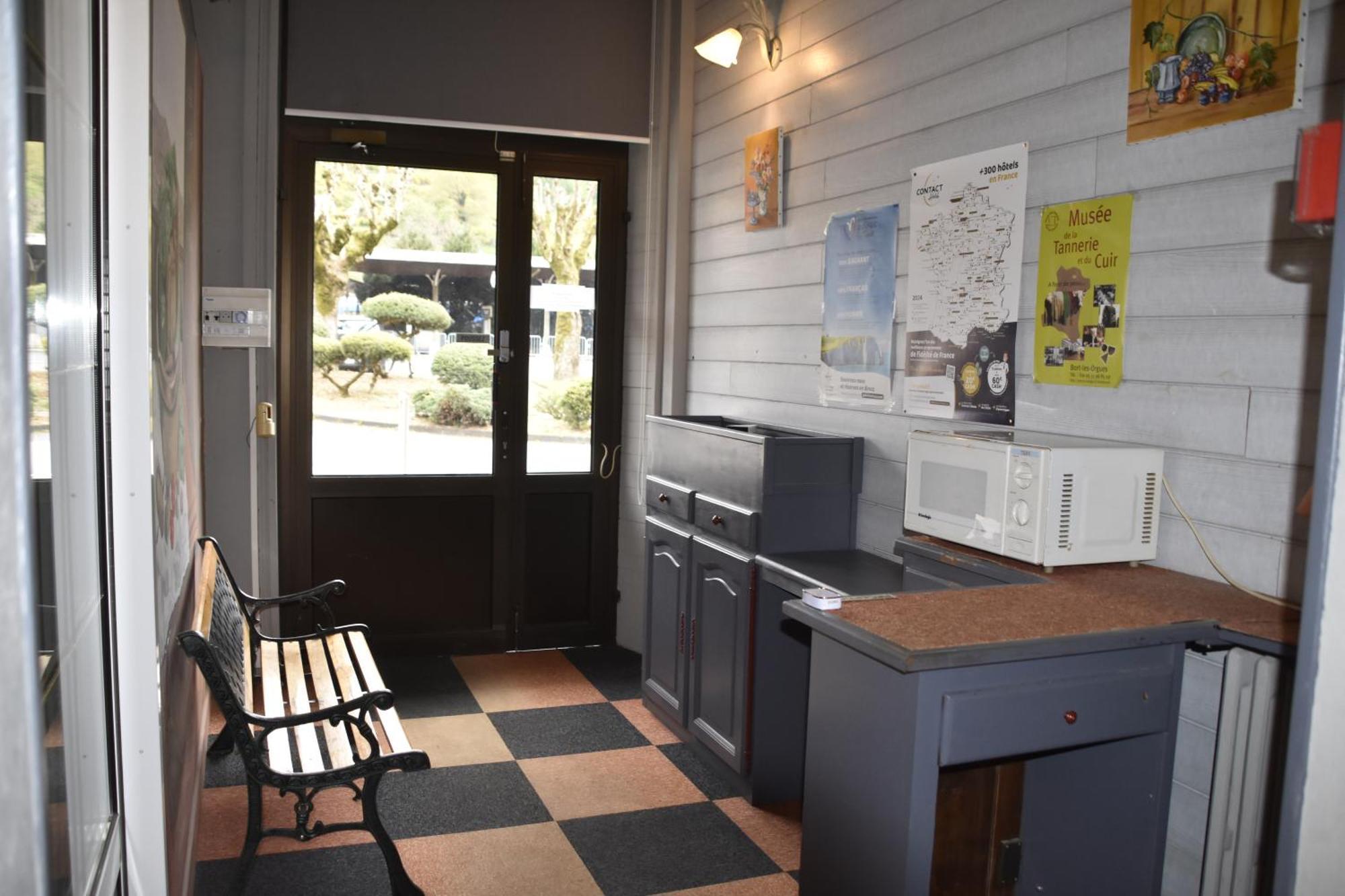 Le Rider Hotel Bort-les-Orgues Kültér fotó